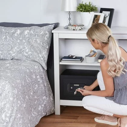 Sejf Yale domowy o wysokim poziomie zabezpieczeń YSEB250EB1 HoReCa Sklep 5.jpg