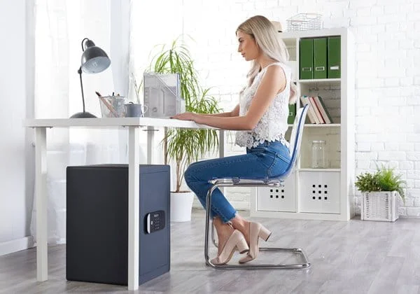 Sejf Yale biurowy YSEM/400/EG1 wysoki poziom bezpieczeństwa